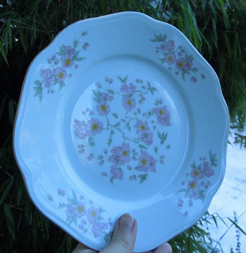 Porcelánový značený talíř — foto 2