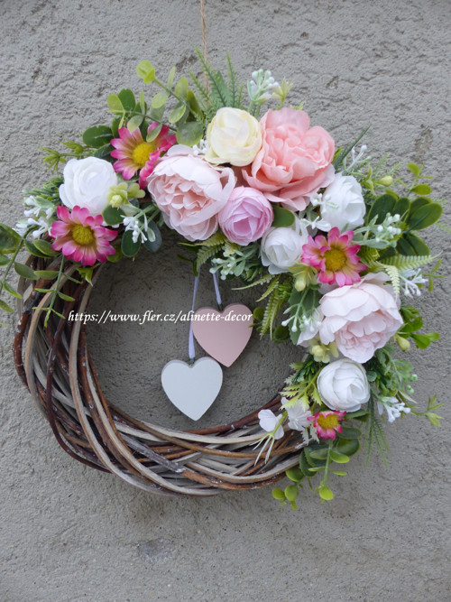 Věneček ,,Romantic" 2 se srdíčky — foto 5