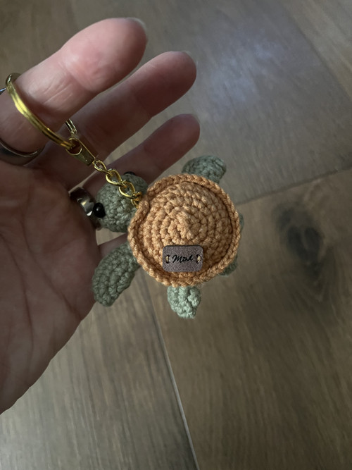 Háčkovaná klíčenka želvička — foto 2