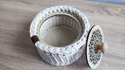 Háčkovaný košík s víkem s mandalou, průměr 15 cm — foto 3
