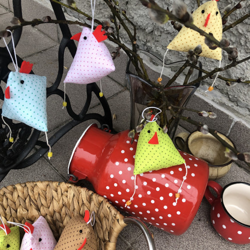 Velikonoční dekorace slepička na pověšení — foto 5