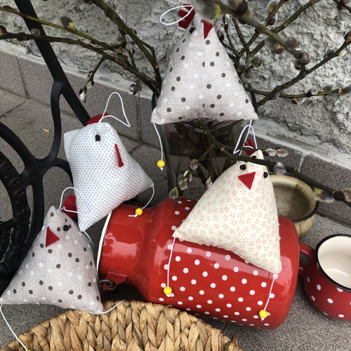 Velikonoční dekorace slepička na pověšení — foto 5