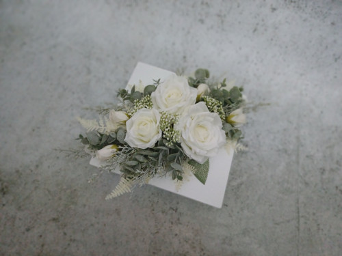 Ikebana s růžemi do bíla — foto 4