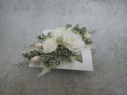 Ikebana s růžemi do bíla — foto 3