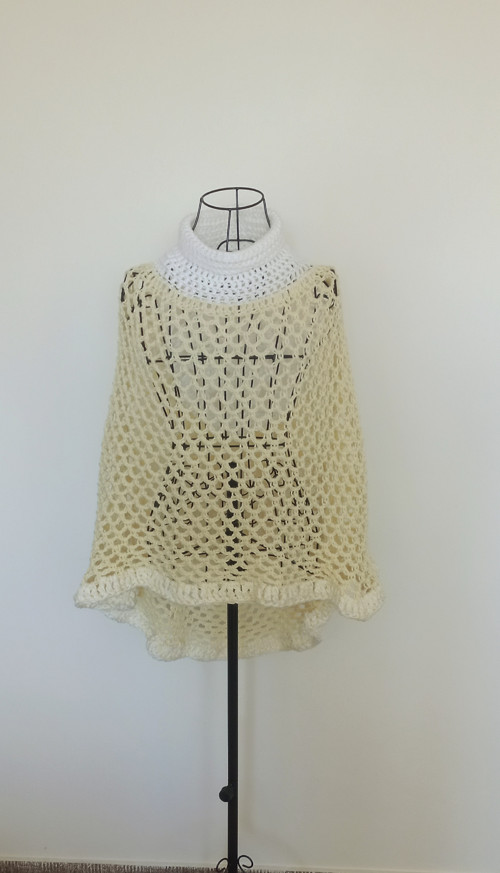 Háčkované boho pončo s mandalou – Krémová & bílá — foto 2