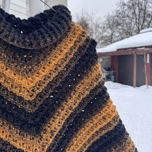 Dámské zimní háčkované pončo S/M — foto 2