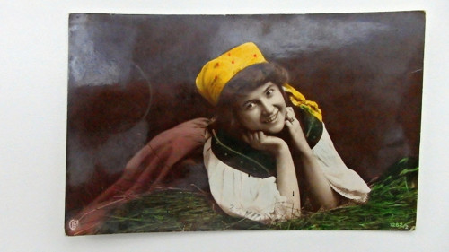V trávě — foto 2