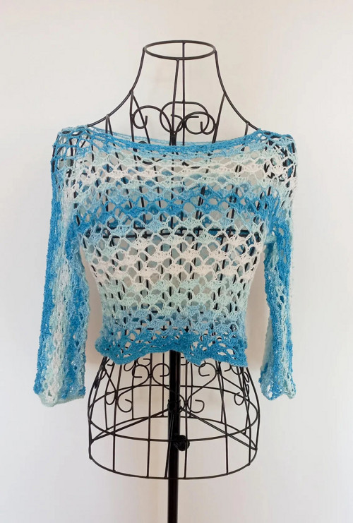 Letní vánek v modré batice - háčkovaný crop top — foto 2