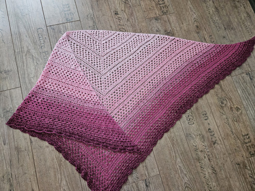 Elegantní háčkovaný šál Berry Rose — foto 3