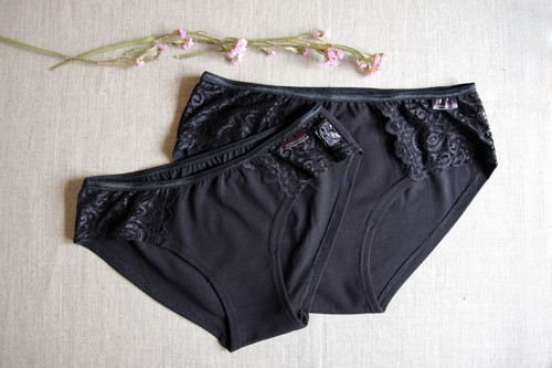 Kalhotky Black bio s krajkou — foto 3
