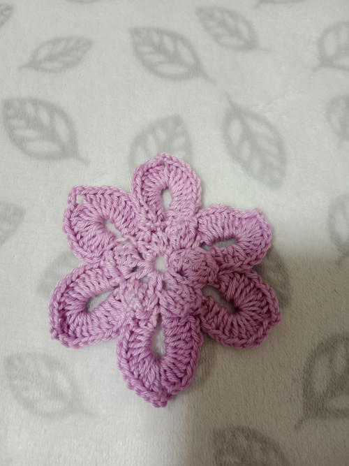 Háčkované kytičky podšálky/ nášivky — foto 3