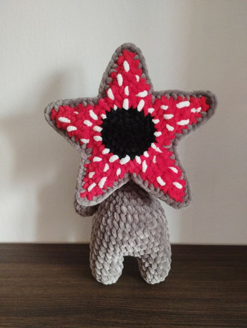 Háčkovaný Demogorgon — foto 2