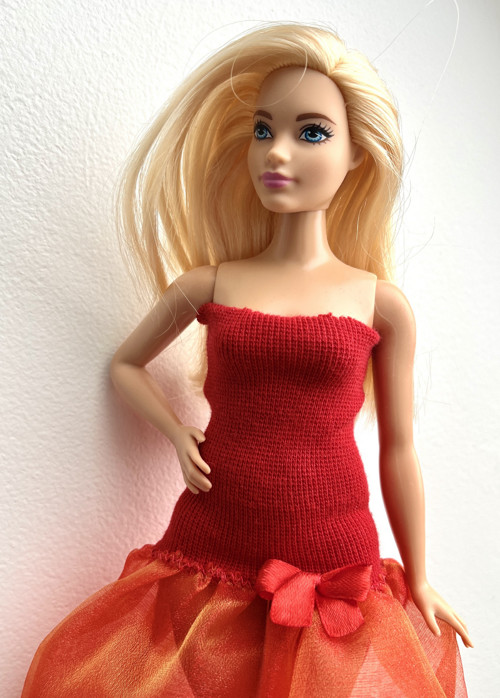 Šaty pro barbie červené — foto 2