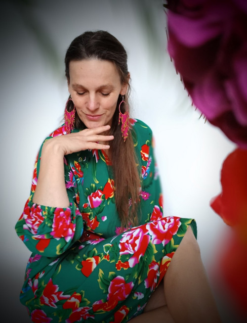 Šaty Fénix S Koženýn Opaskem — foto 5