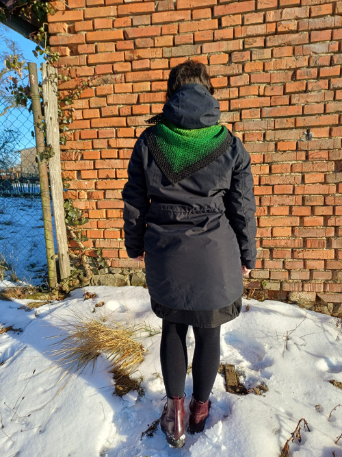 Háčkovaný šátek "Zelená oáza" — foto 2