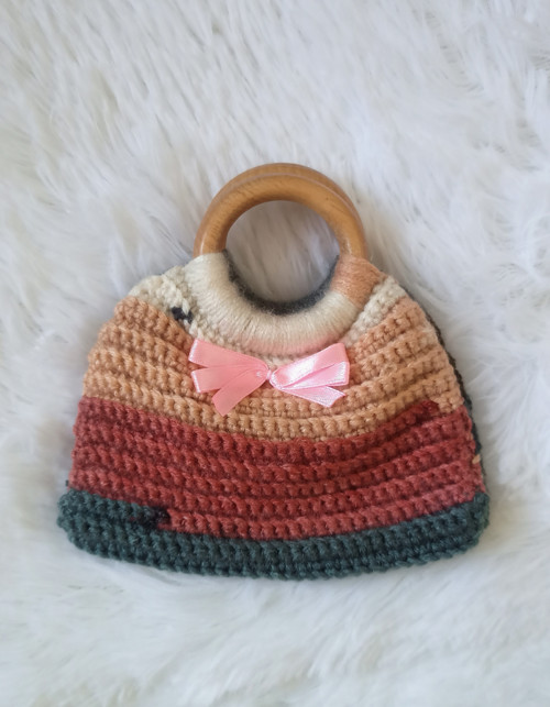 Háčkovaná mini kabelka — foto 6
