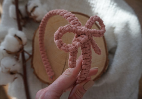 Macrame čelenka - Pudrová mašliška — foto 2