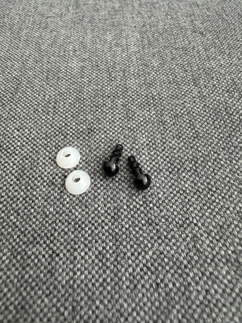 Bezpečnostní oči, černá barva, 4,5mm — foto 2