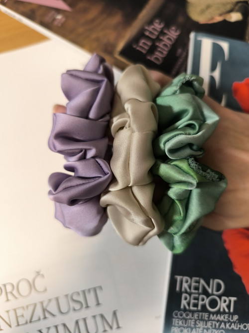 Minimal soft hedvábné scrunchies gumičky — foto 4