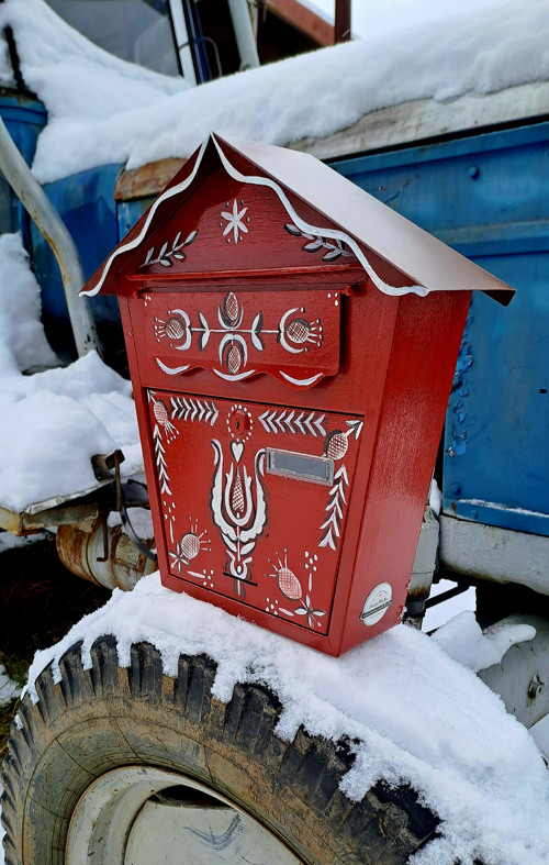 Poštovní schránka s ornamentom — foto 2