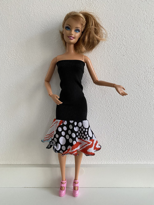 Šaty na panenku Barbie — foto 2