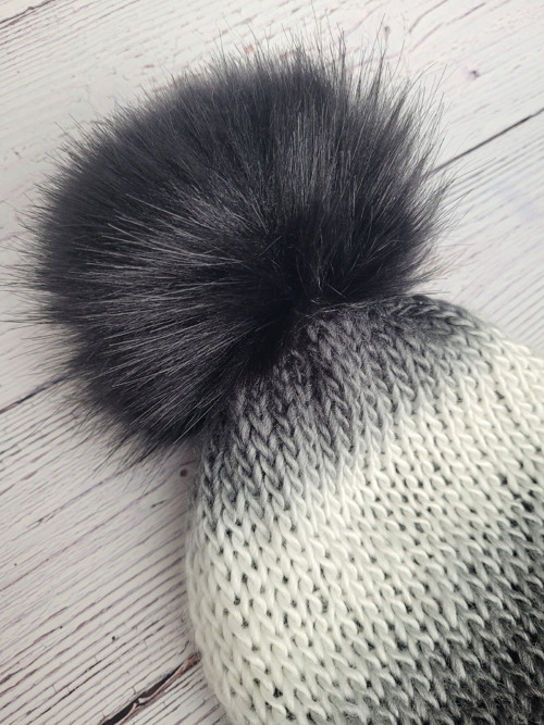 Kulíšek elegantní černá/bílá/šedá — foto 2