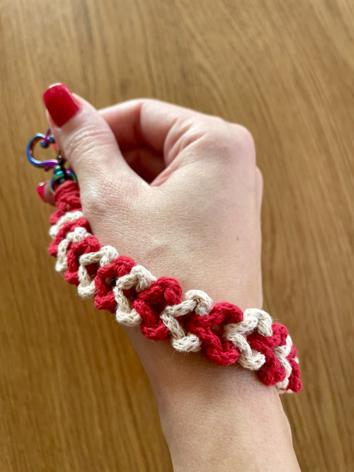 Macramé poutko se srdíčky — foto 3
