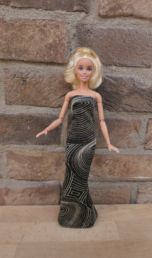 Dlouhé šaty pro modelku Barbie — foto 2