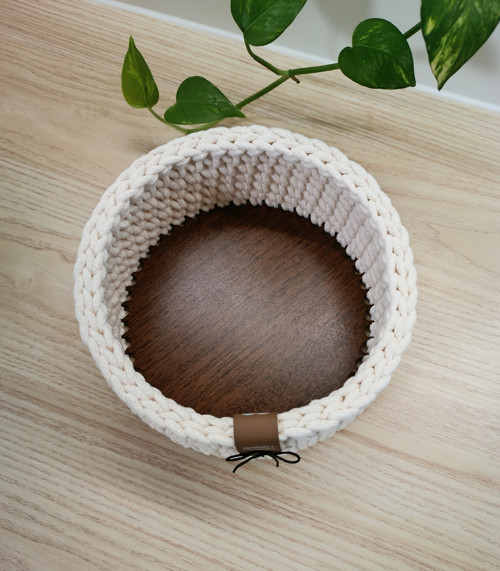 Háčkovaný košík/ošatka