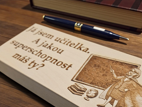 Dřevěná krabička na psací potřeby — foto 2