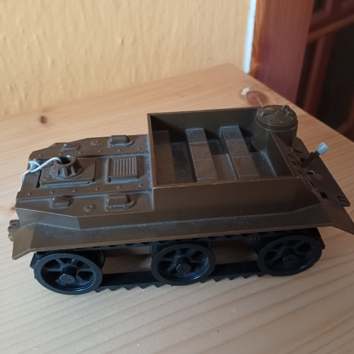 Stará hračka - tank — foto 2