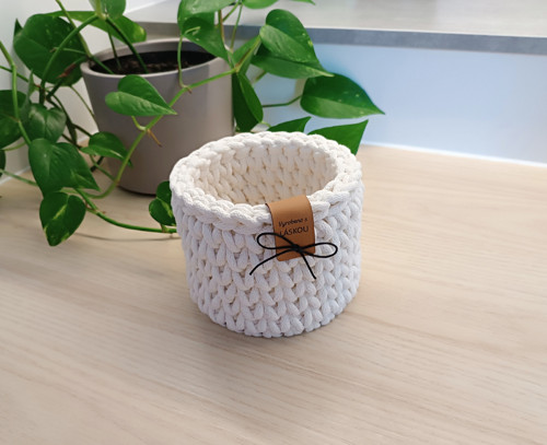 Háčkovaný košík průměr 12 cm — foto 2