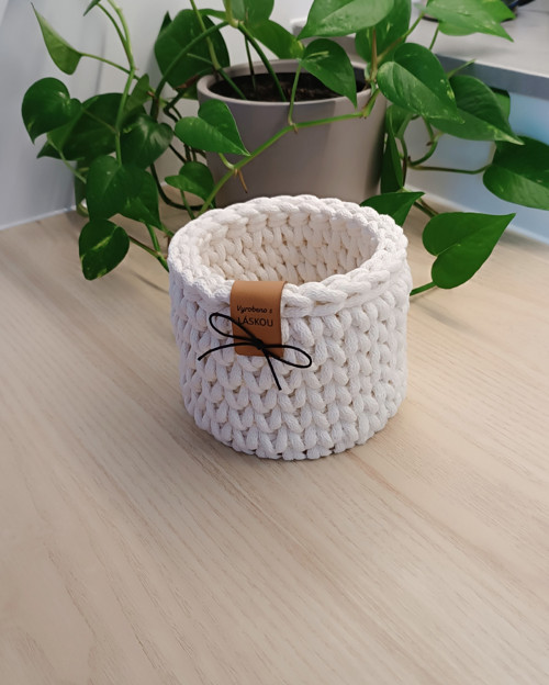 Háčkovaný košík průměr 12 cm — foto 3