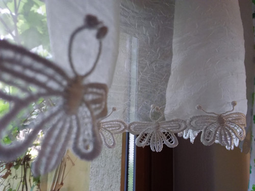 Záclonka s motýlky — foto 2