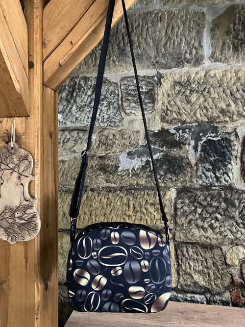 Malá kabelka vzor kava — foto 4