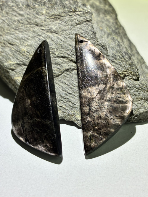 Hypersten - pár přír. broušených kamenů, 71.20 Ct. — foto 5