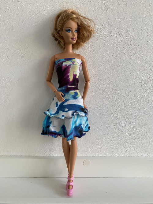 Šaty na panenku Barbie — foto 2
