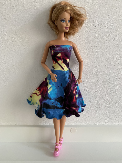Šaty na panenku Barbie — foto 2