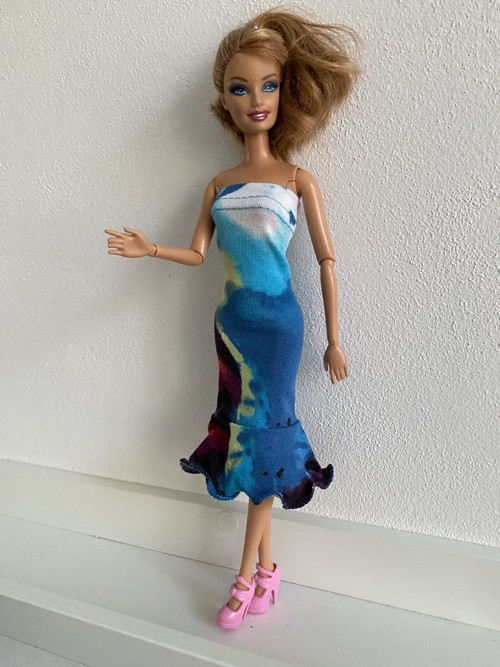 Šaty na panenku Barbie — foto 2