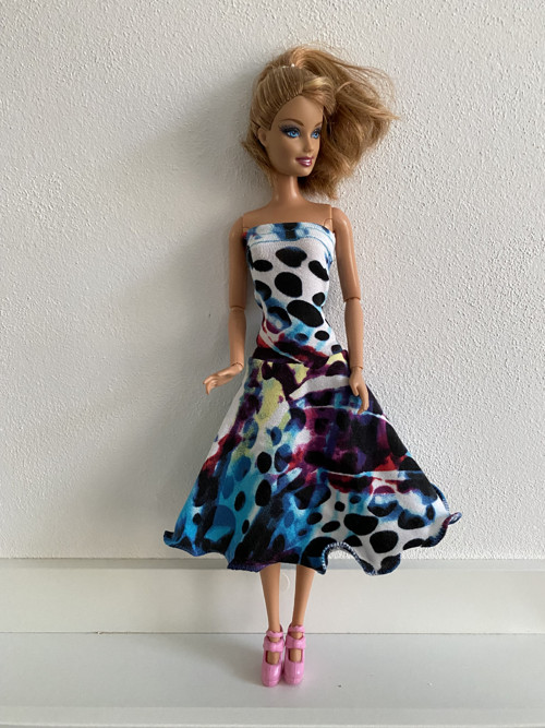 Šaty na panenku Barbie — foto 2