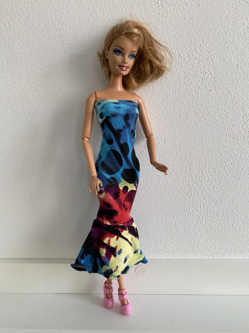 Šaty na panenku Barbie — foto 2