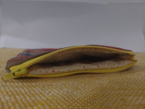 Vyšívaná taštička na zip — foto 3