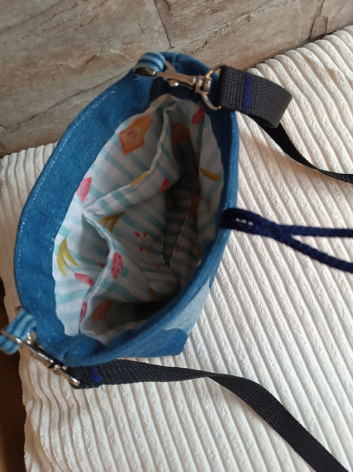 Taštička crossbody "pruhy" — foto 4