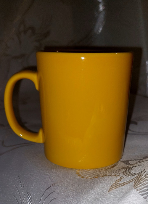 Žlutý hrnek — foto 2