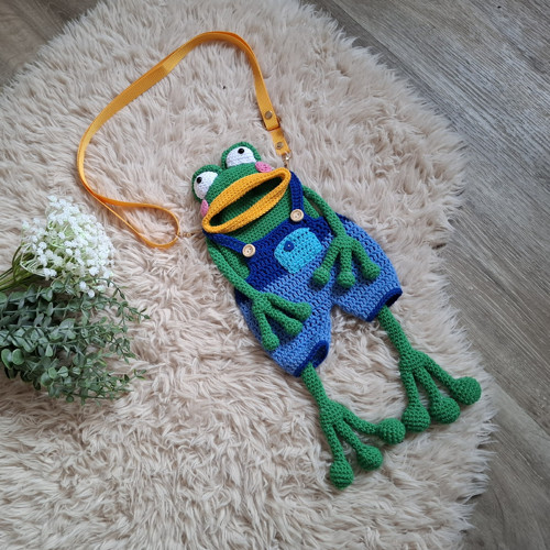 Háčkovaná kabelka žabáček Milouš — foto 2
