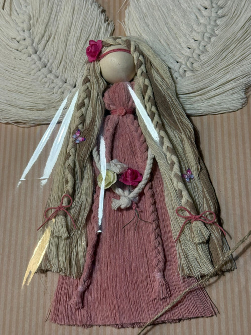 Macrame anděl růžový s křídly — foto 2