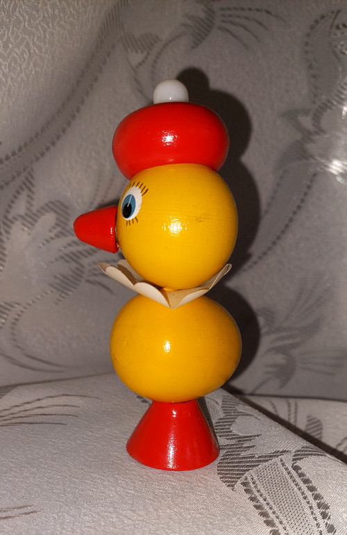 Dřevěné barevné kuřátko — foto 3