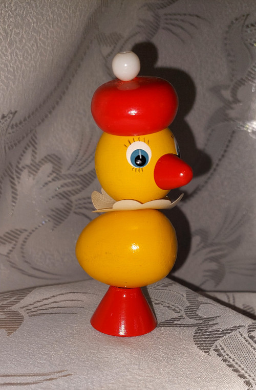 Dřevěné barevné kuřátko — foto 2