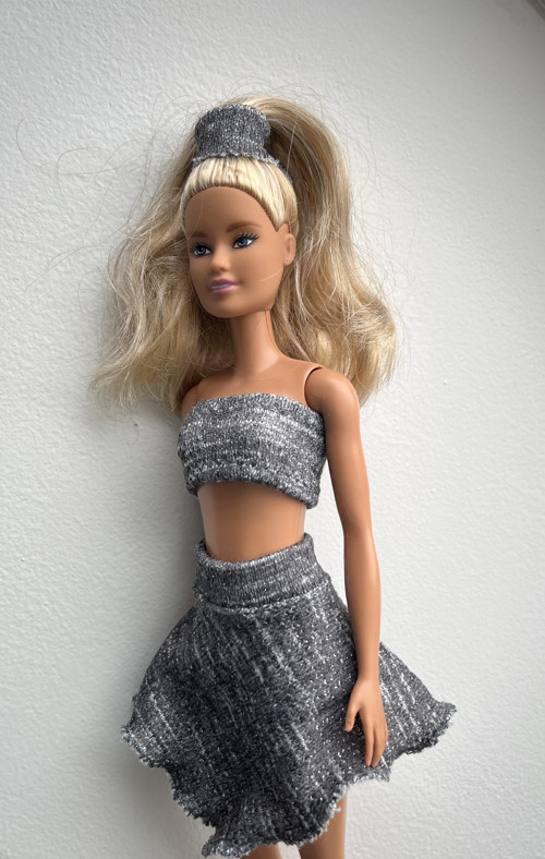 Stříbrná sukně s topem — foto 2