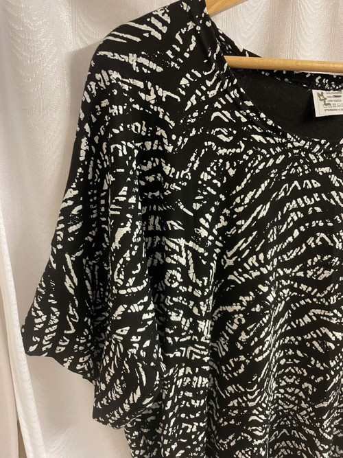Dámské černobílé triko M/L — foto 4